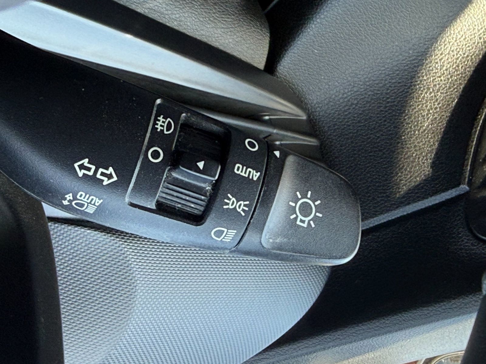 Hyundai BAYON 2021 1.0 T-GDI M-Hybrid 100 CP 7DCT Led Line - foto 27
