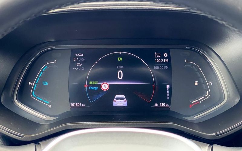 Renault Clio 2022 1.6 E-TECH HYBRID 145 CP - foto 4