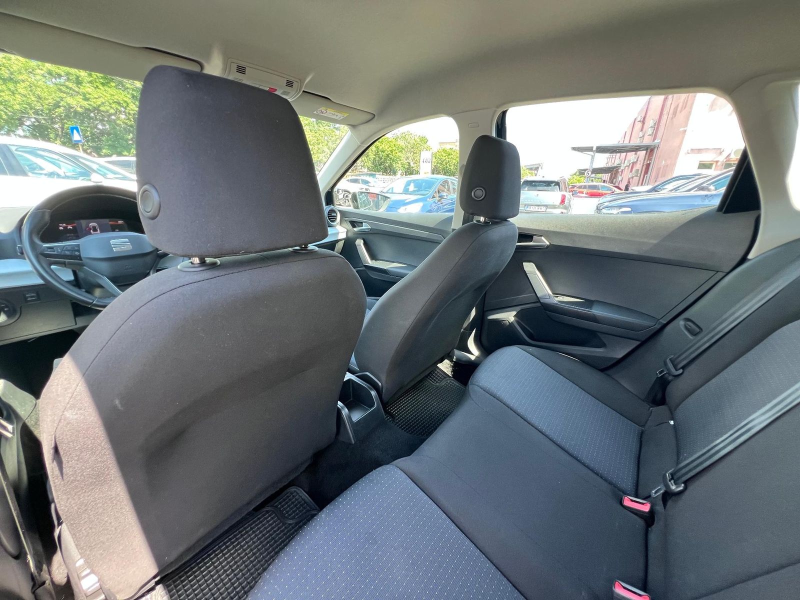 Seat Arona - 2023 - foto 12