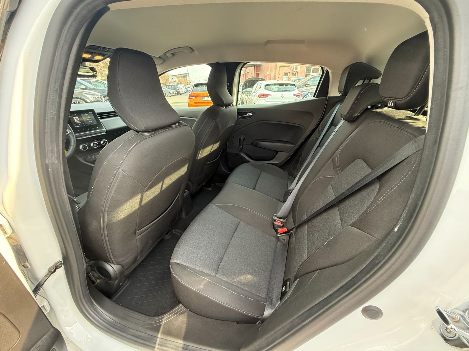 Renault Clio 2023 1.6 E-TECH HYBRID 145 CP - foto 19