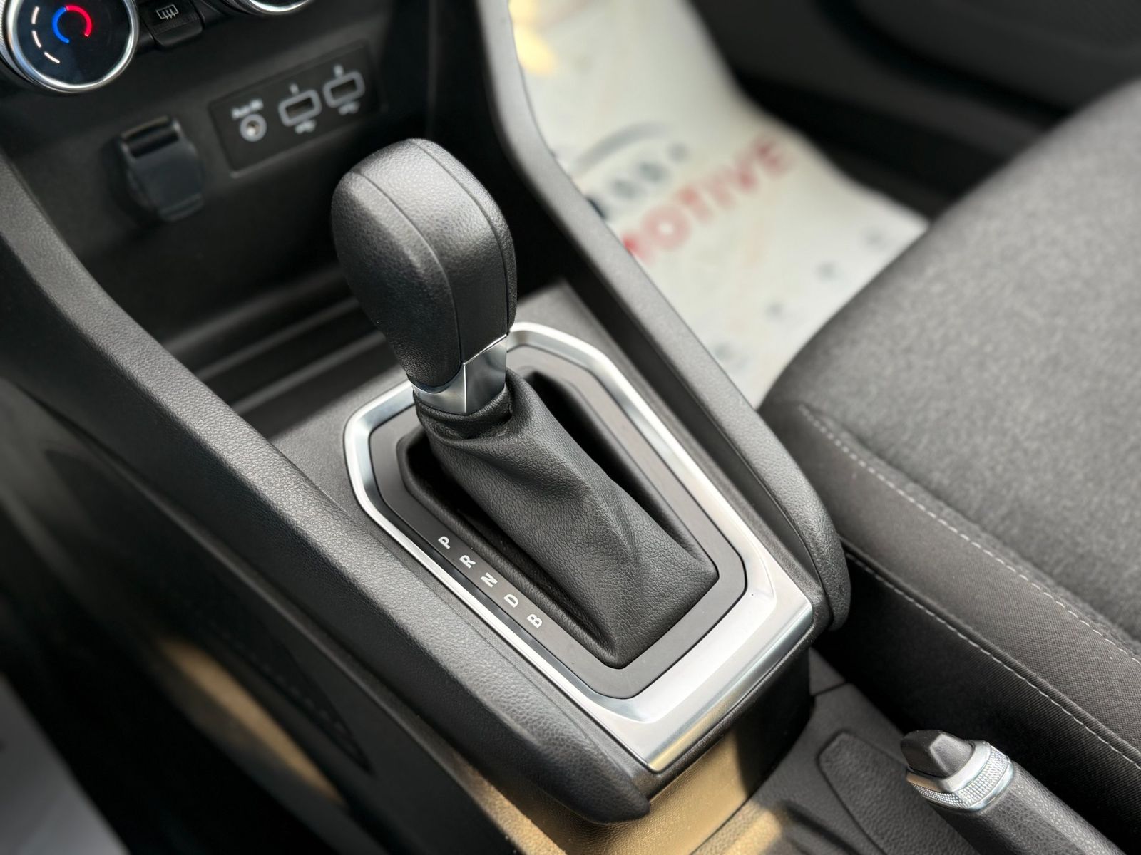 Renault Clio 2023 1.6 E-TECH HYBRID 145 CP - foto 13