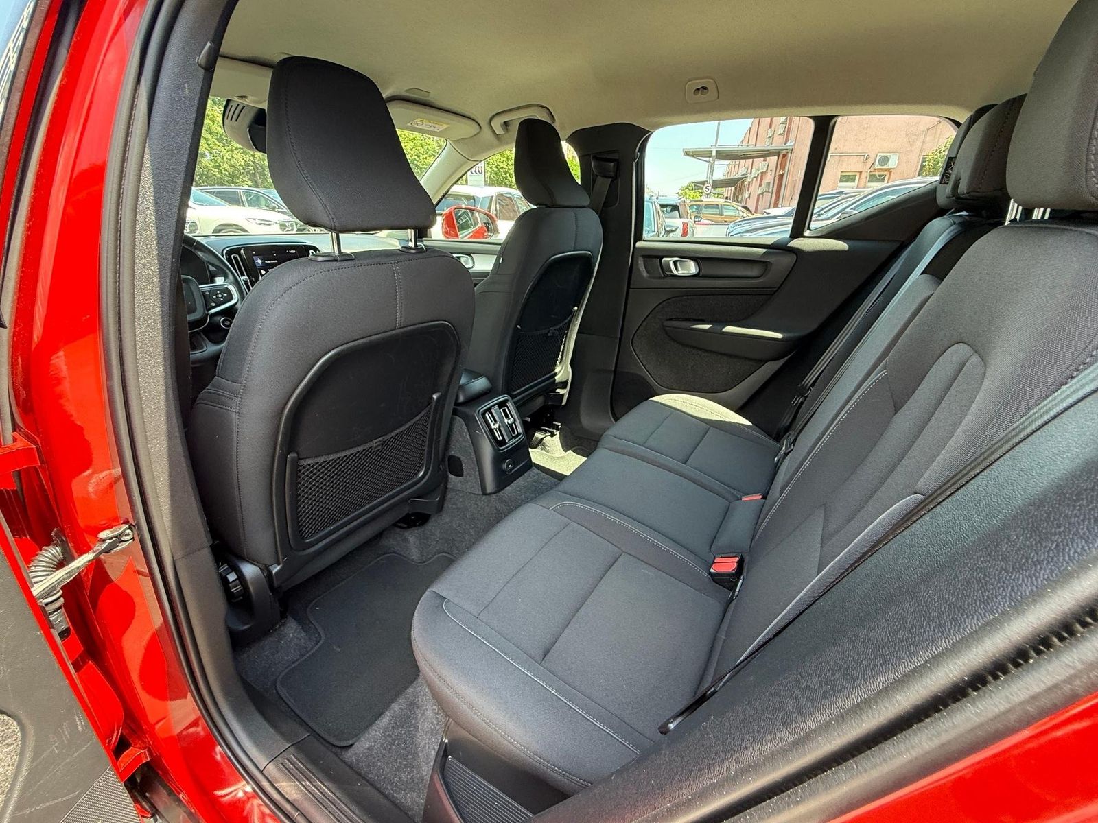 Volvo XC40 2021 - foto 7