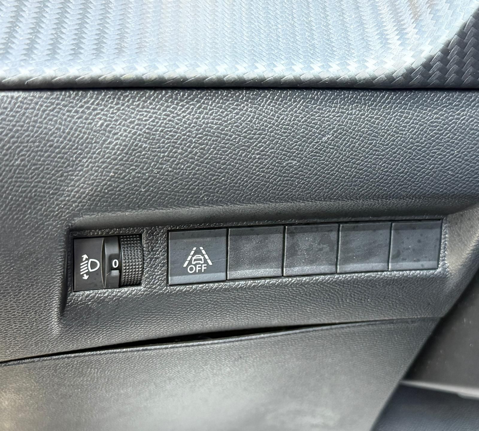 Peugeot 208 1.2 benzina automat GT Line 2023 - 100 CP 1.2 automat GT-Line 100 CP - foto 19