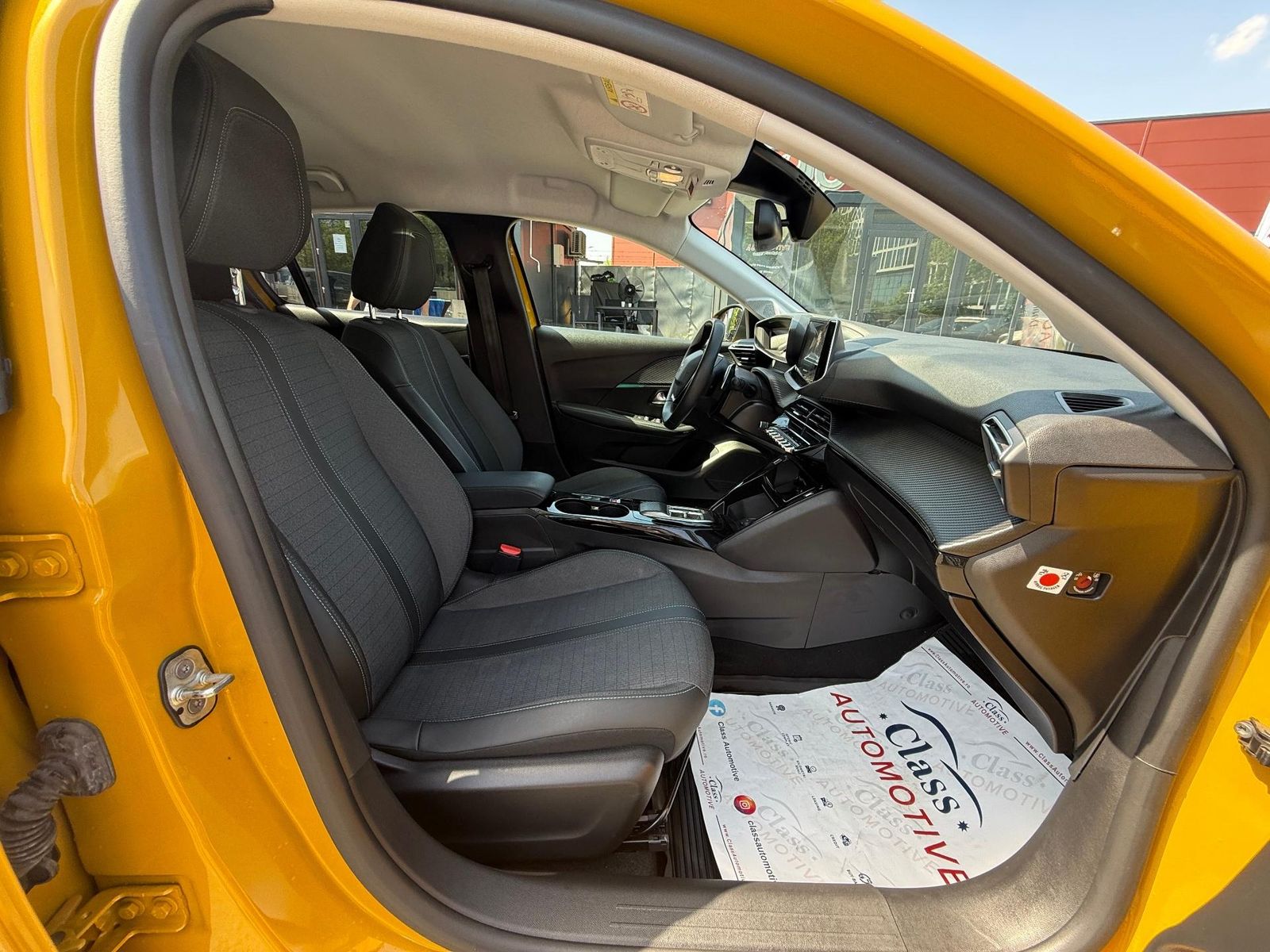 Peugeot 208 2023 1.2 automat GT-Line 100 CP - foto 24