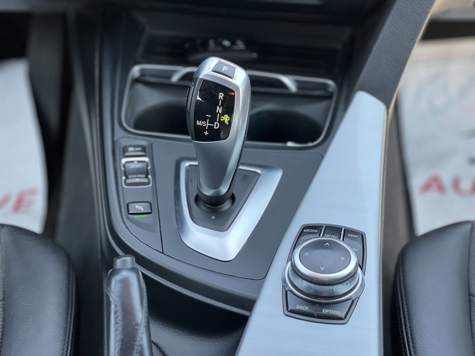 BMW Seria 3 2018 318i - foto 19