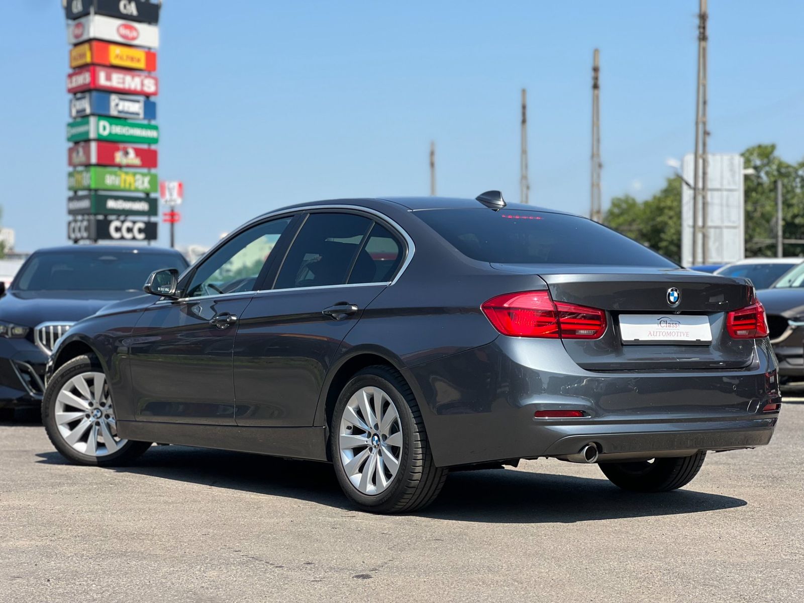 BMW Seria 3 2018 318i - foto 6