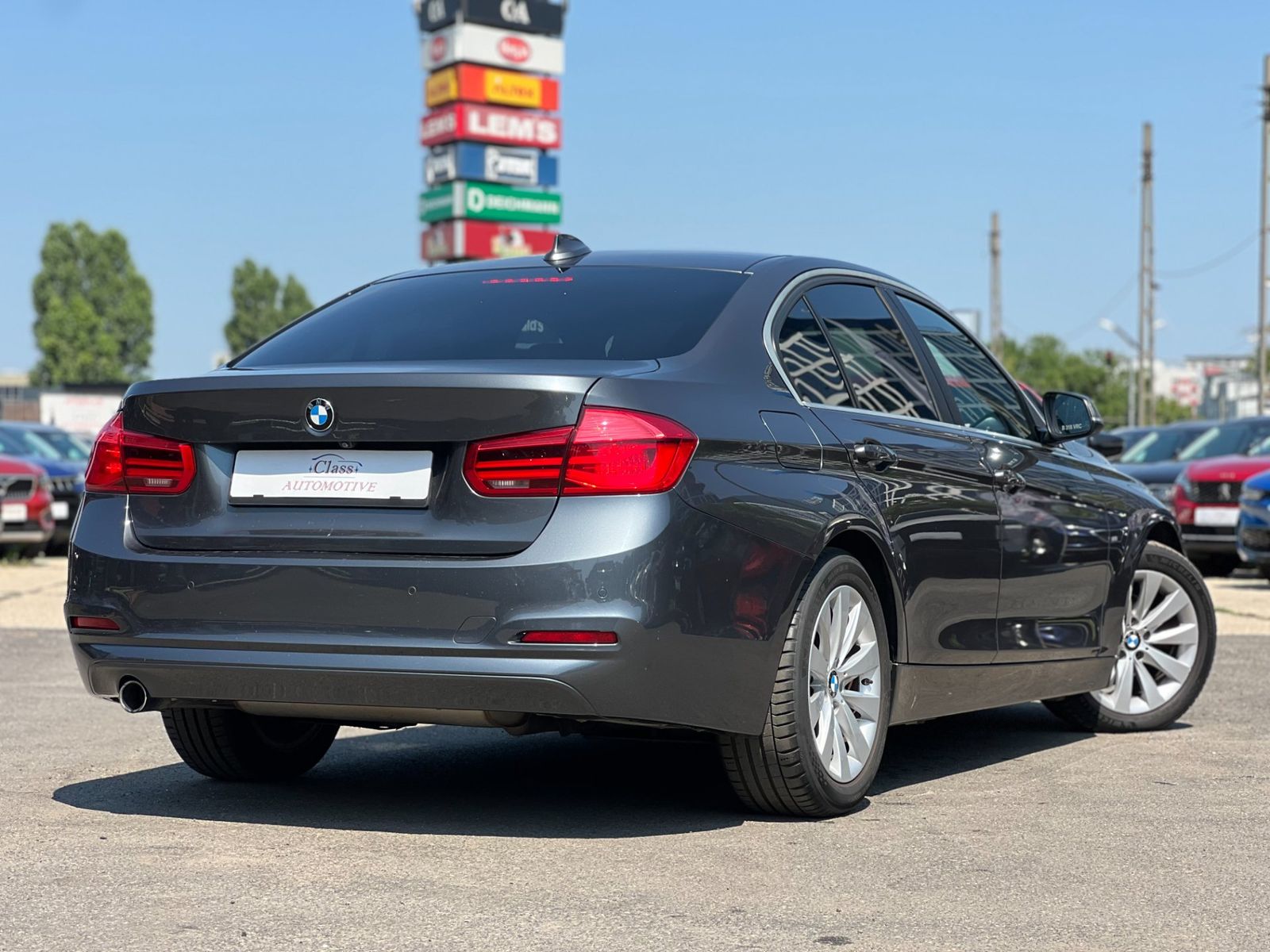 BMW Seria 3 2018 318i - foto 7
