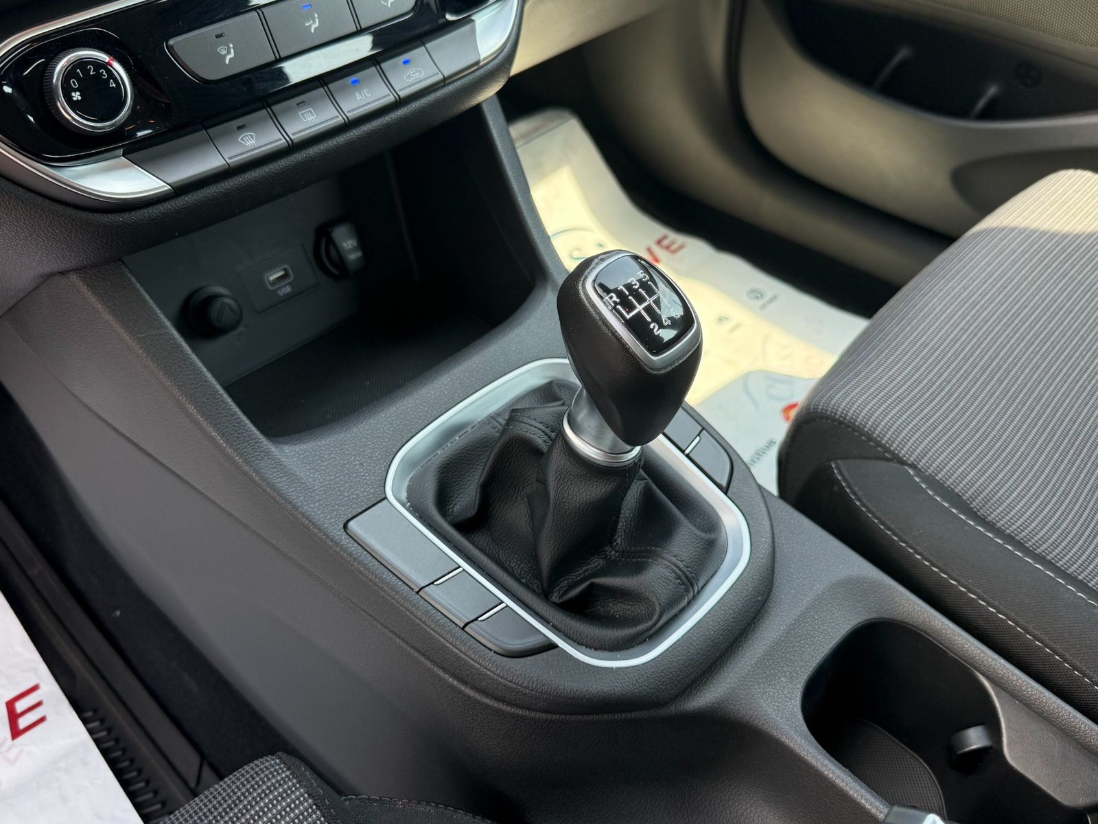 Hyundai i30 2022 - foto 10