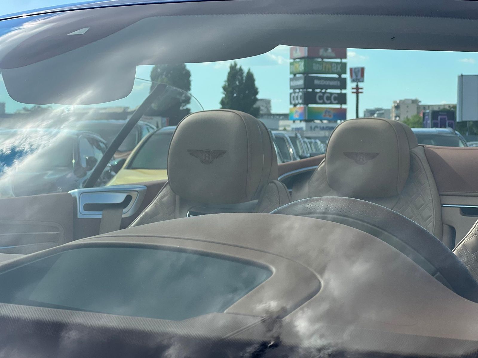 Bentley Continental 2023 - foto 9