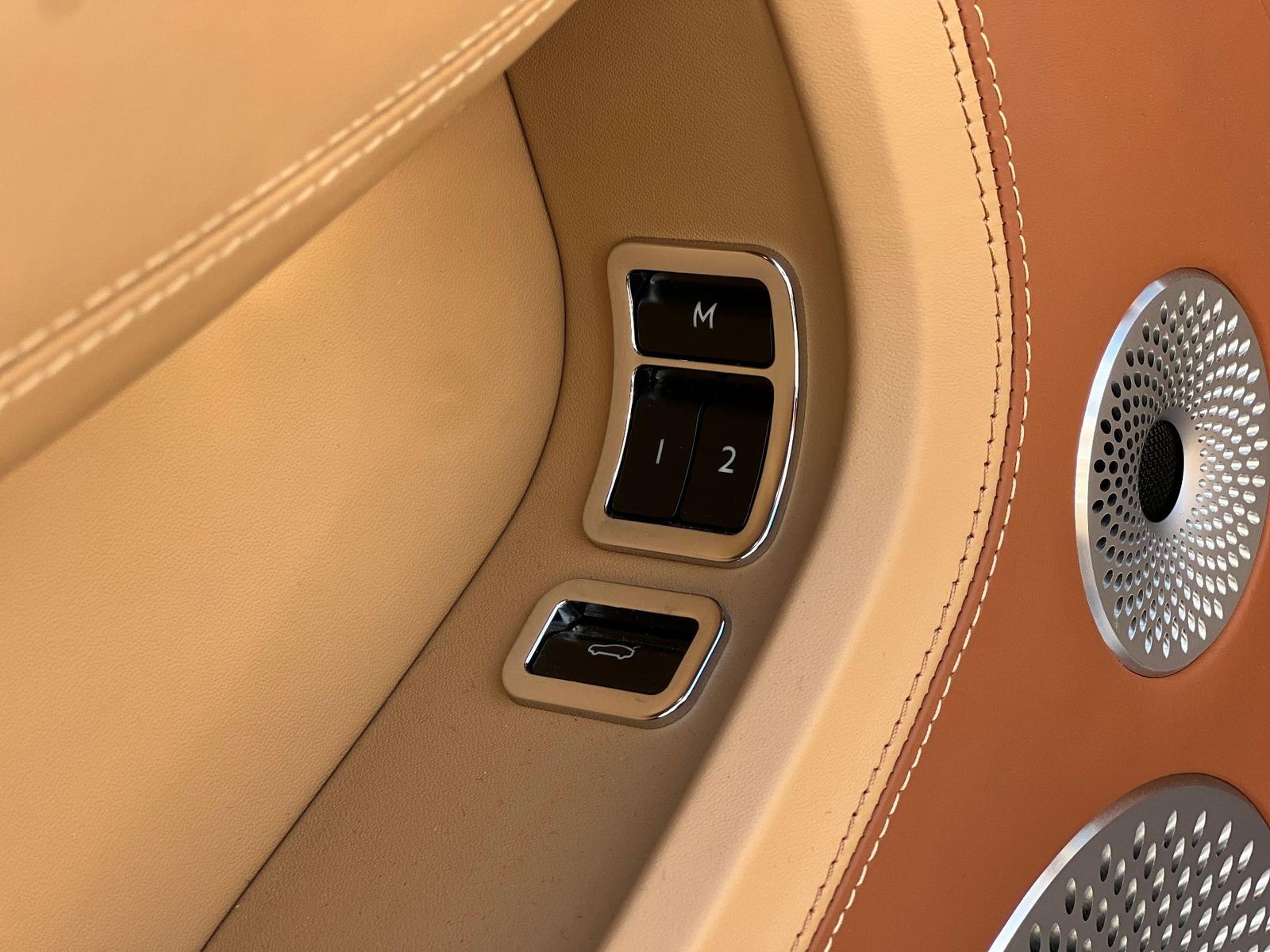 Bentley Continental 2023 - foto 16