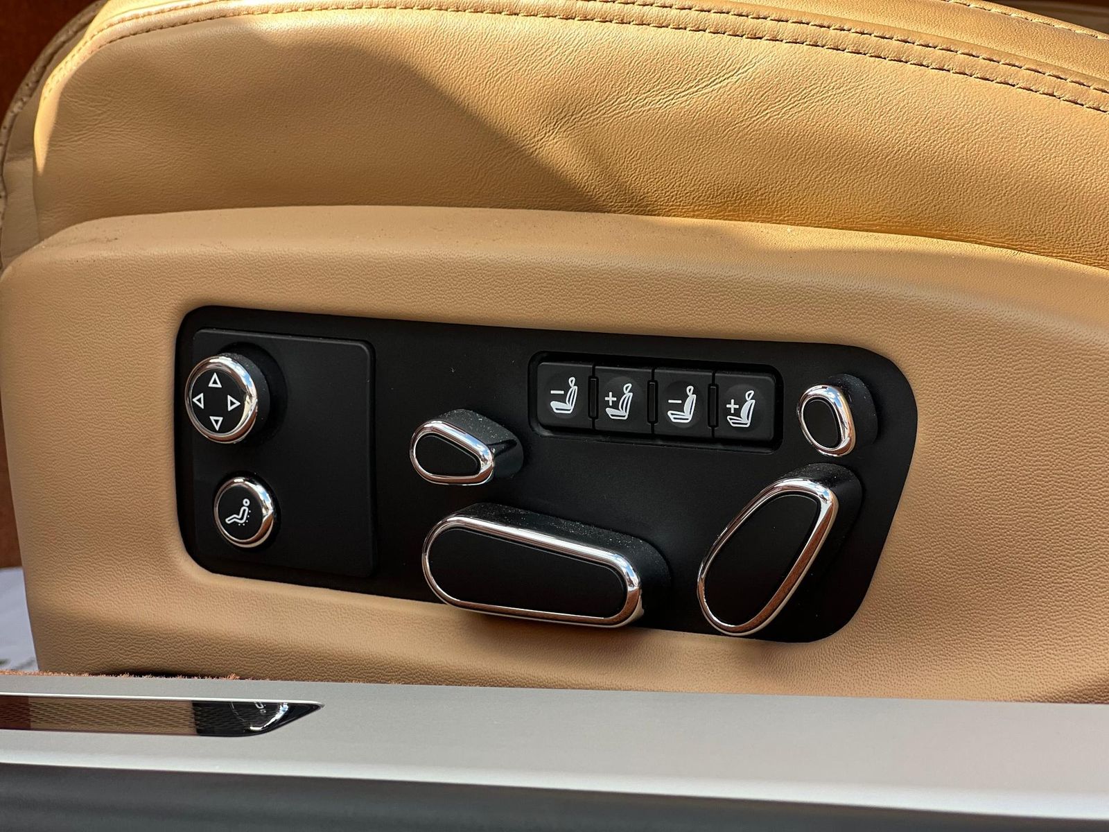 Bentley Continental 2023 - foto 17