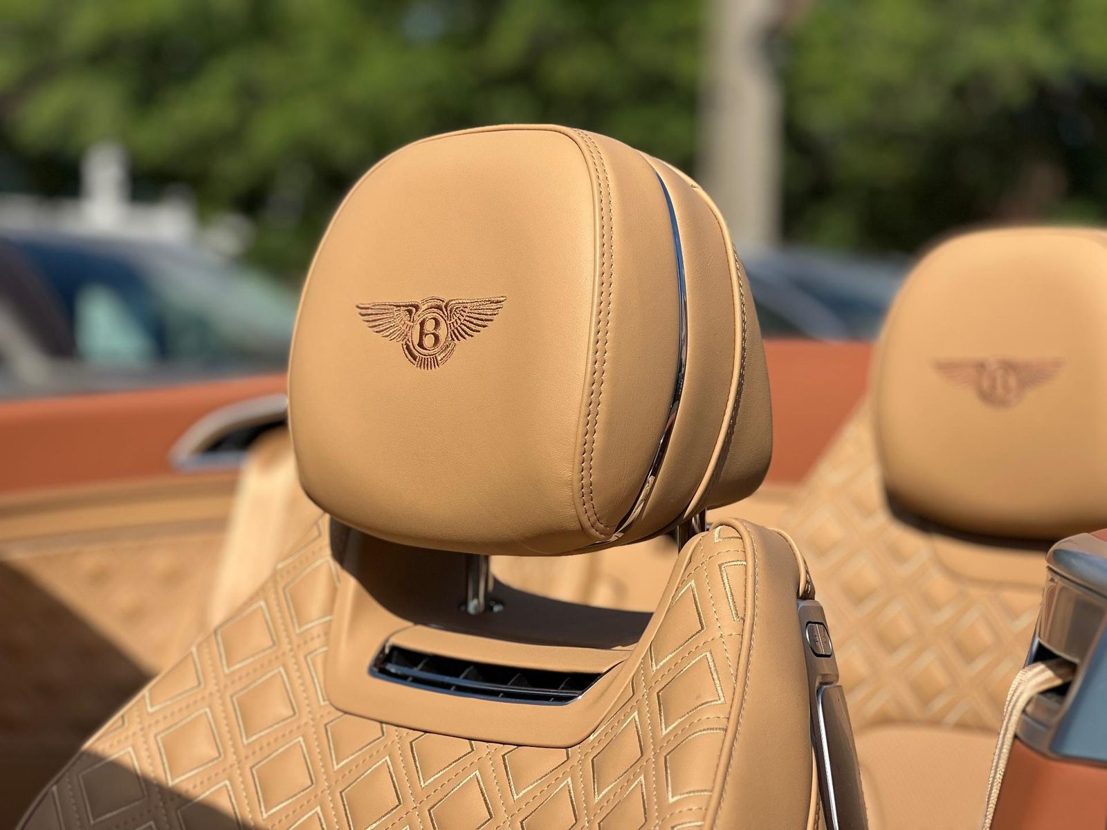 Bentley Continental 2023 - foto 18