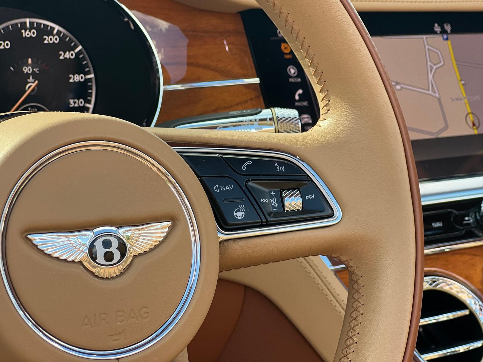 Bentley Continental 2023 - foto 23