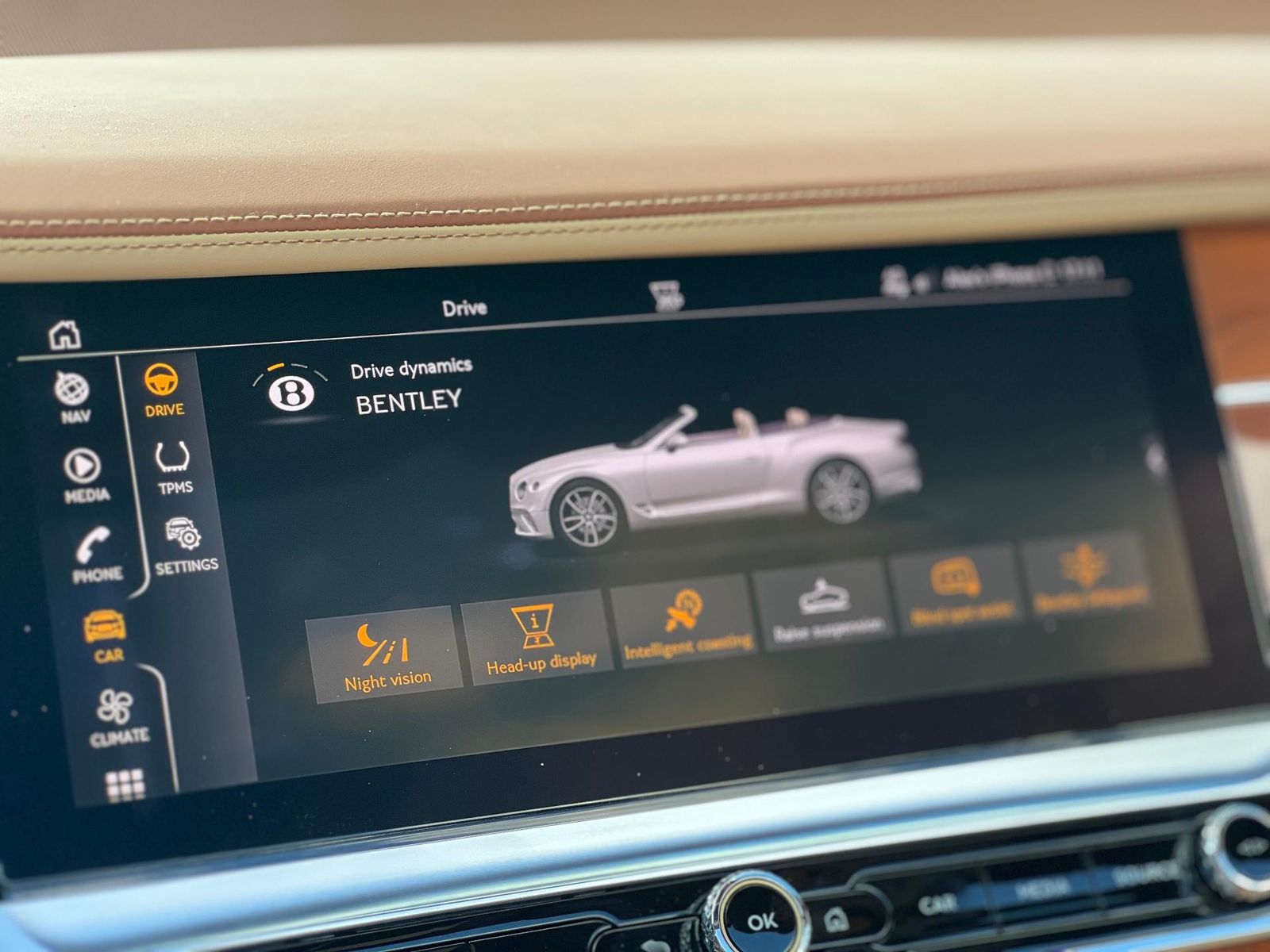 Bentley Continental 2023 - foto 29