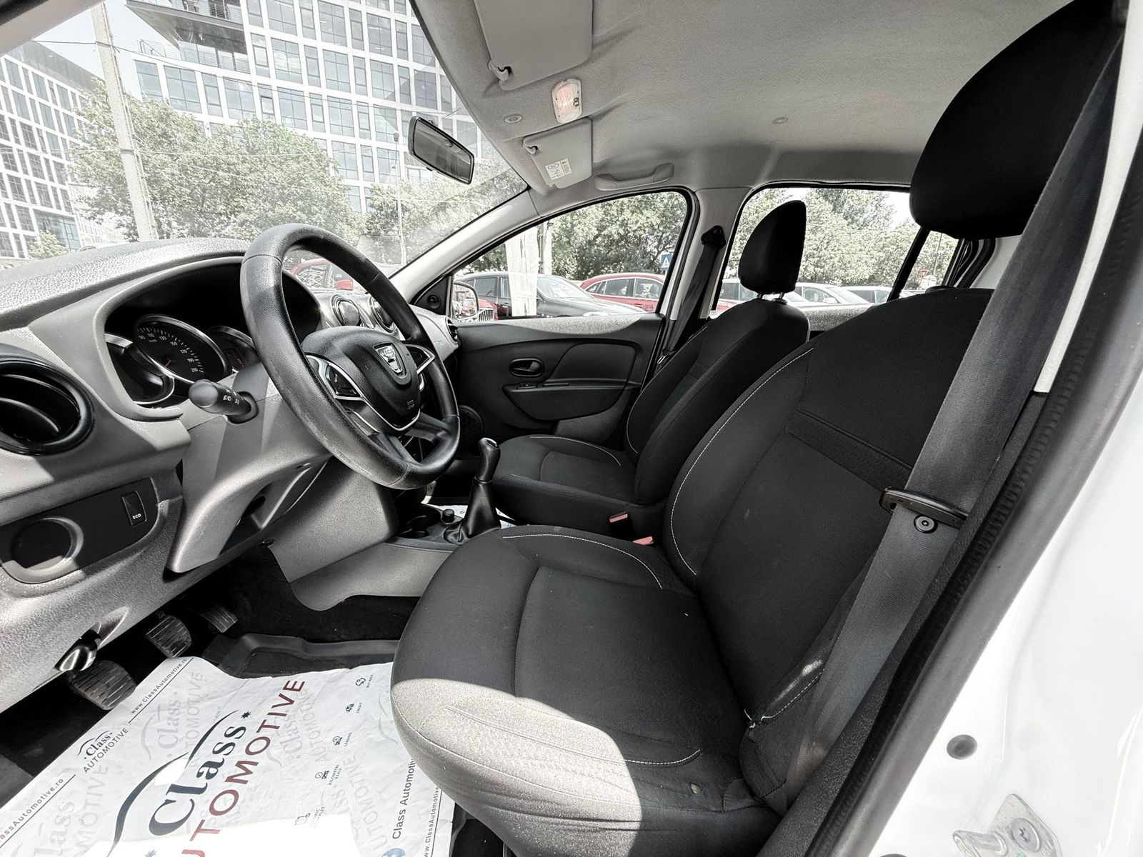 Dacia Logan 1.5 diesel 75 cai - foto 8