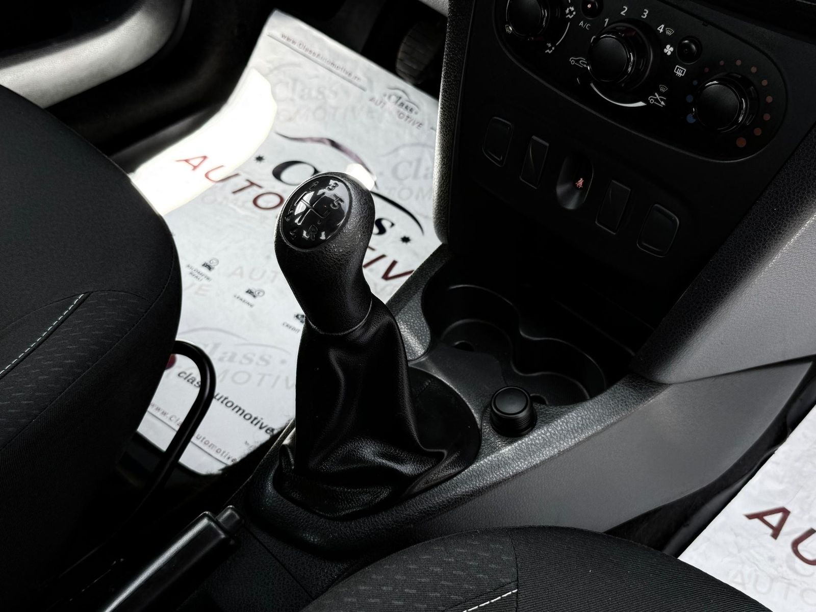 Dacia Logan 1.5 diesel 75 cai - foto 17