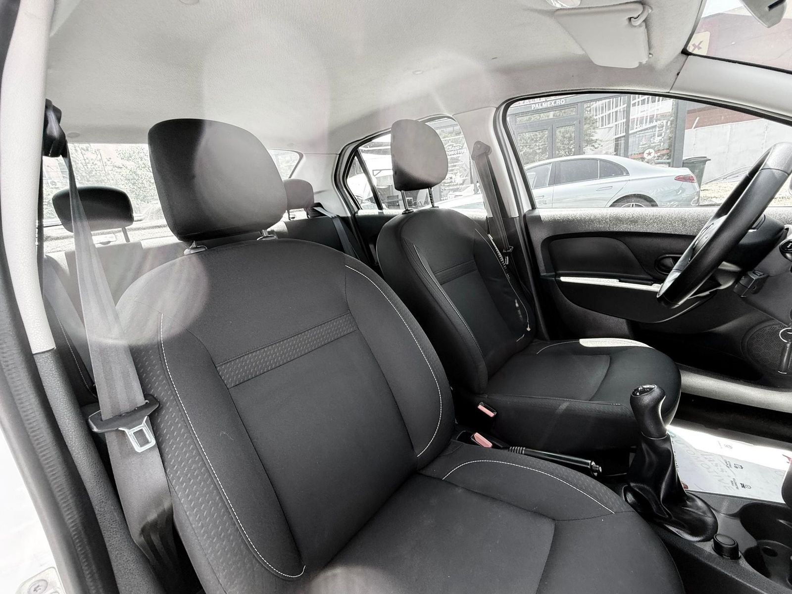 Dacia Logan 1.5 diesel 75 cai - foto 18