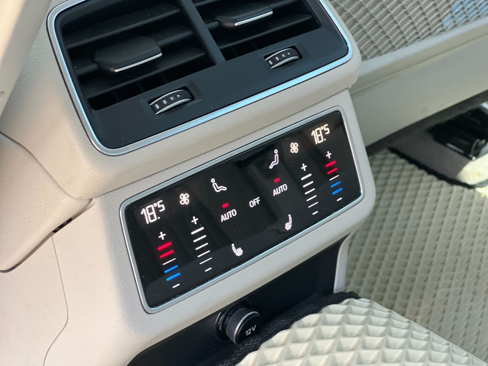 Audi A6 2019 C6 - foto 15