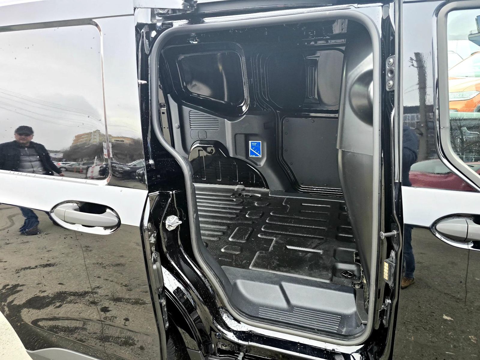 Ford Transit Connect 2025 1.5 EcoBlue 100CP 8AT DCIV SWB(L1) Trend - foto 7