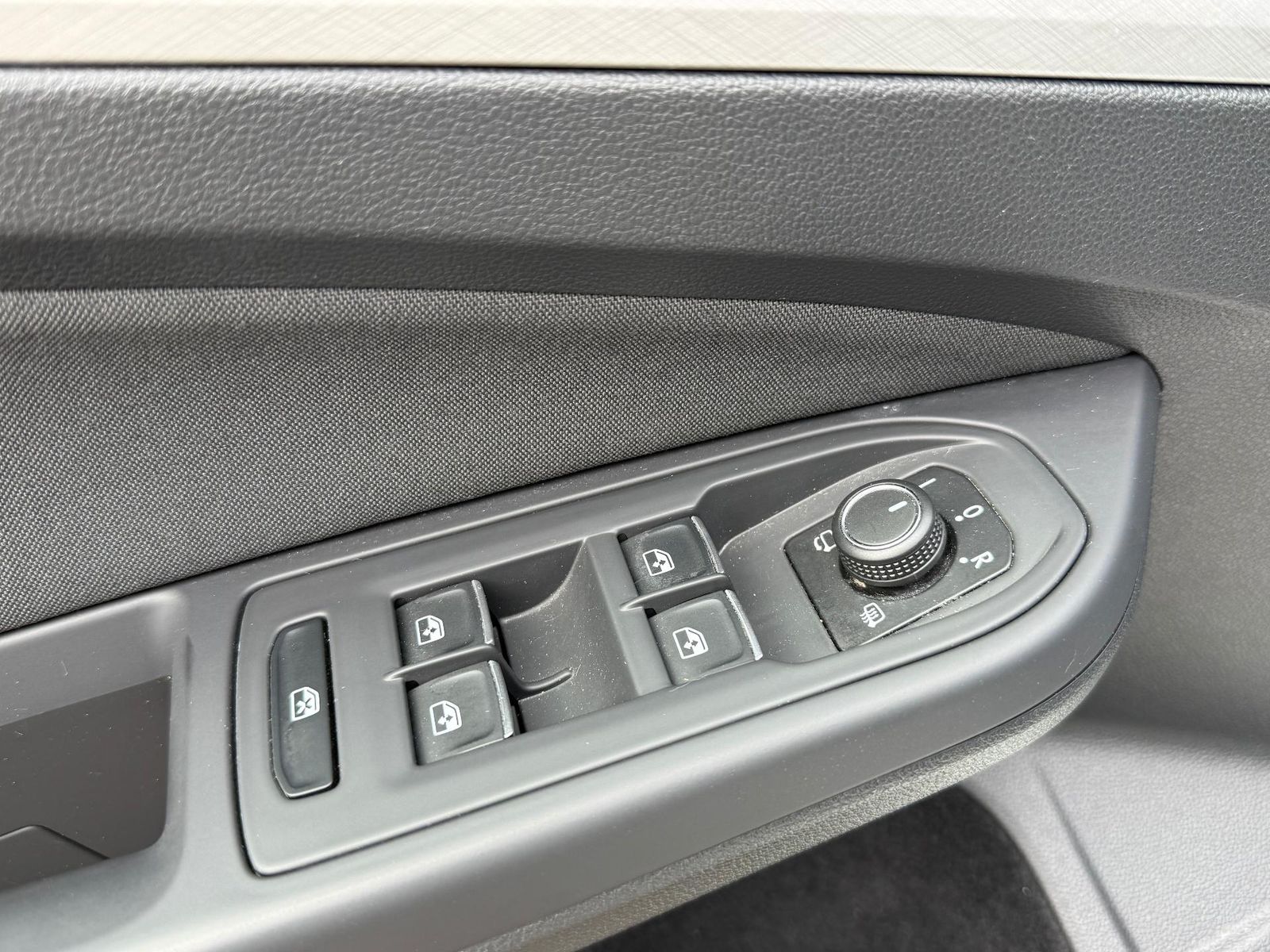 Volkswagen Golf 1.5 eTSI Mild-Hybrid 150 CP DSGSerie sasiu:WVWZZZCDZMW331260 - foto 27