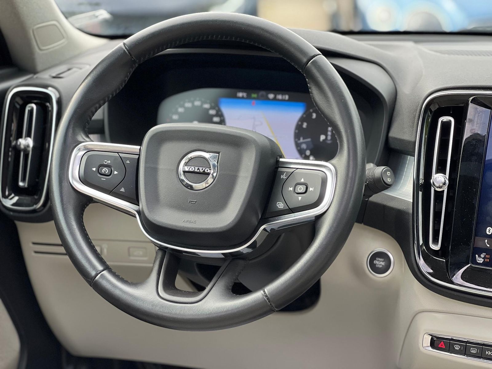 Volvo XC40 T5 Twin Engine 4WD - foto 21
