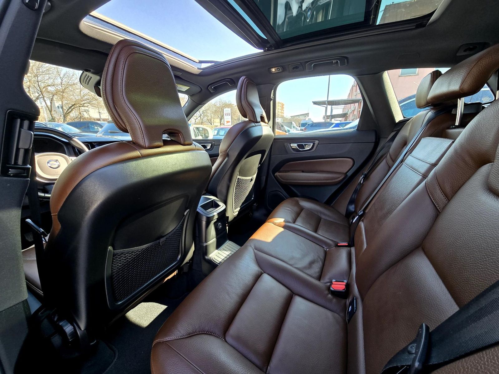 Volvo XC60 RECHARGE - INSCRIPTION T6 Hybrid AWD - Primul proprietar - foto 8