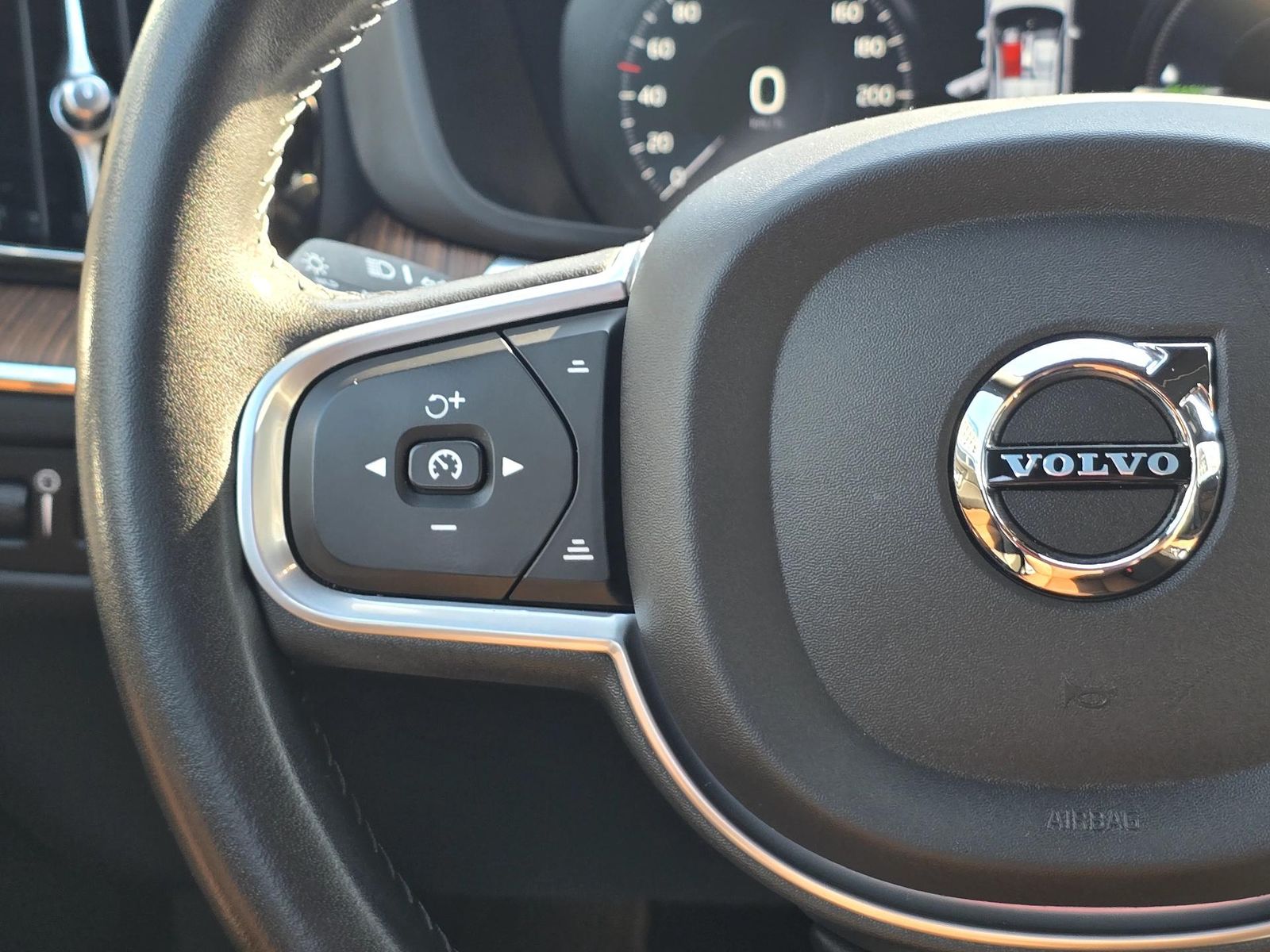 Volvo XC60 RECHARGE - INSCRIPTION T6 Hybrid AWD - Primul proprietar - foto 13