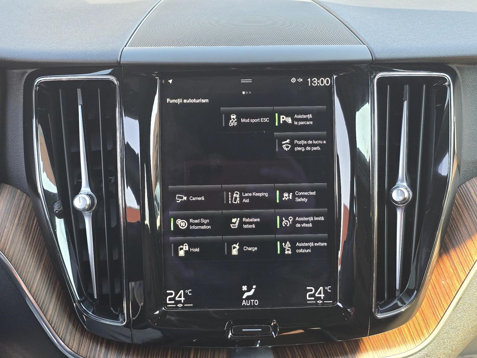 Volvo XC60 RECHARGE - INSCRIPTION T6 Hybrid AWD - Primul proprietar - foto 18